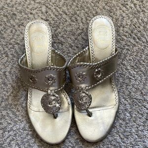 EUC Jack Rogers Maggie Kitten Heel Sandal Gold